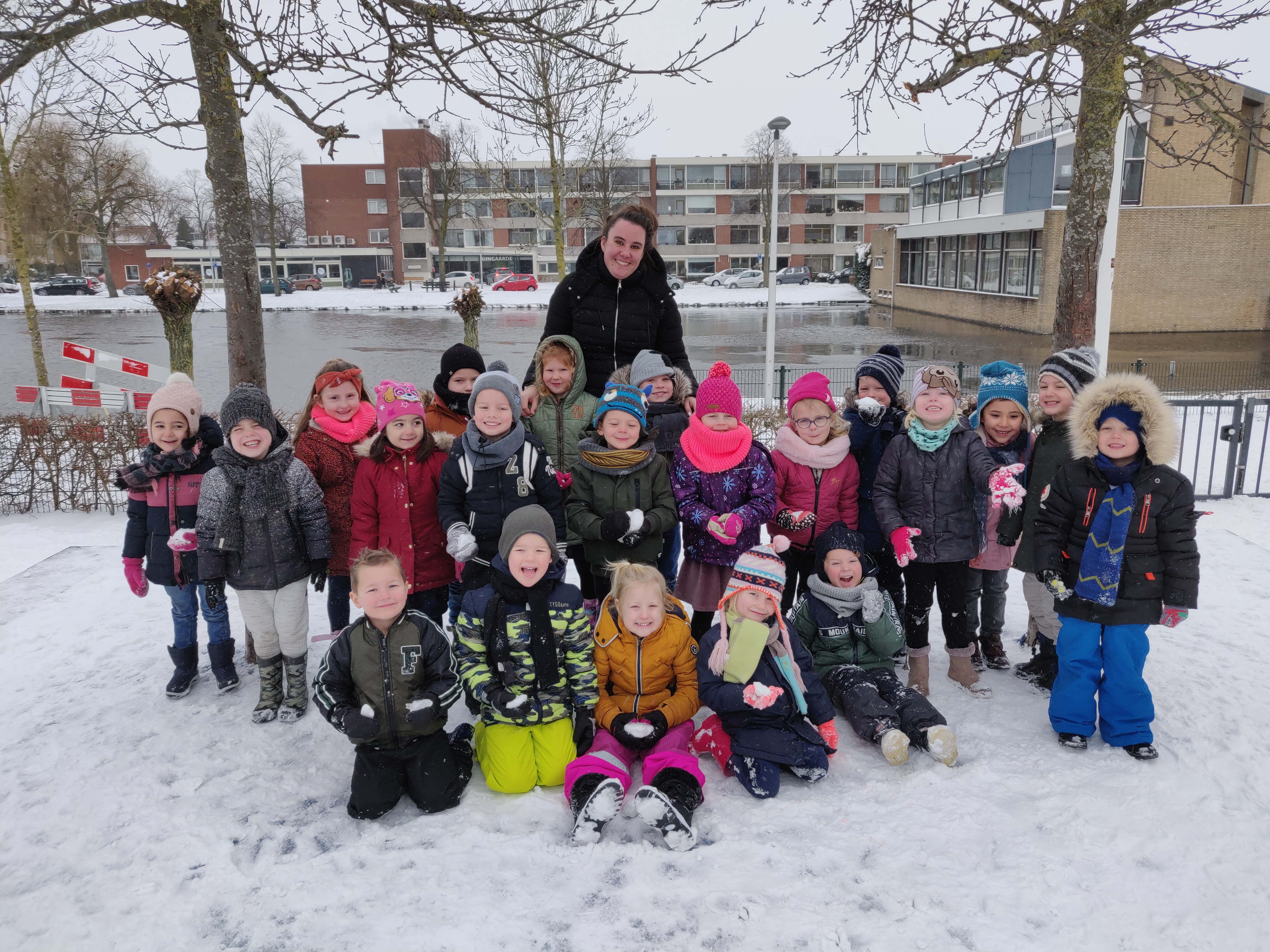 Wat fijn om weer op school te zijn, met...... Sneeuw!